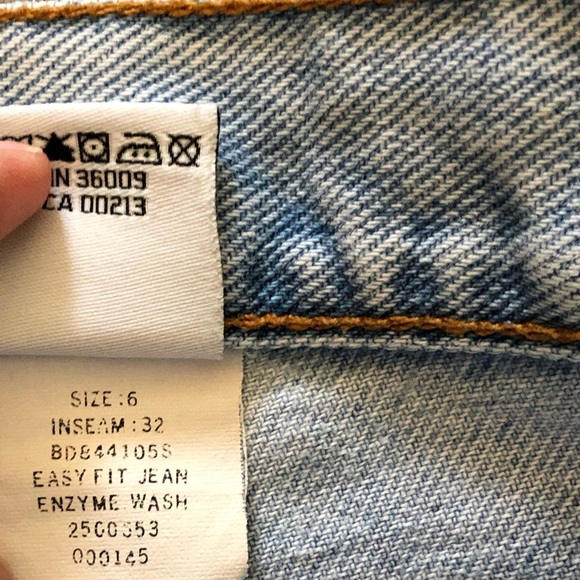 Calvin Klein|Vintage CK women’s light wash mom Jeans,Brown logo•••100% cotton - Picture 11 of 16